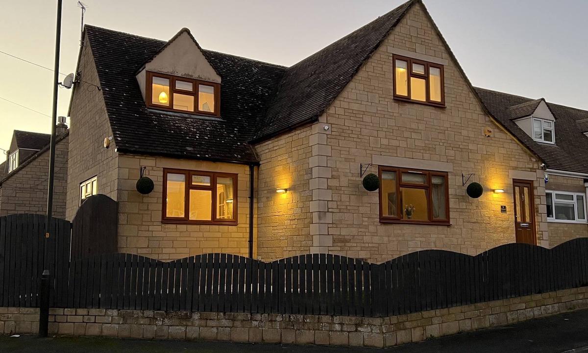 Stow-on-the-Wold House | Luxurious 4 Bed house with Hot Tub in the Cotswolds!
