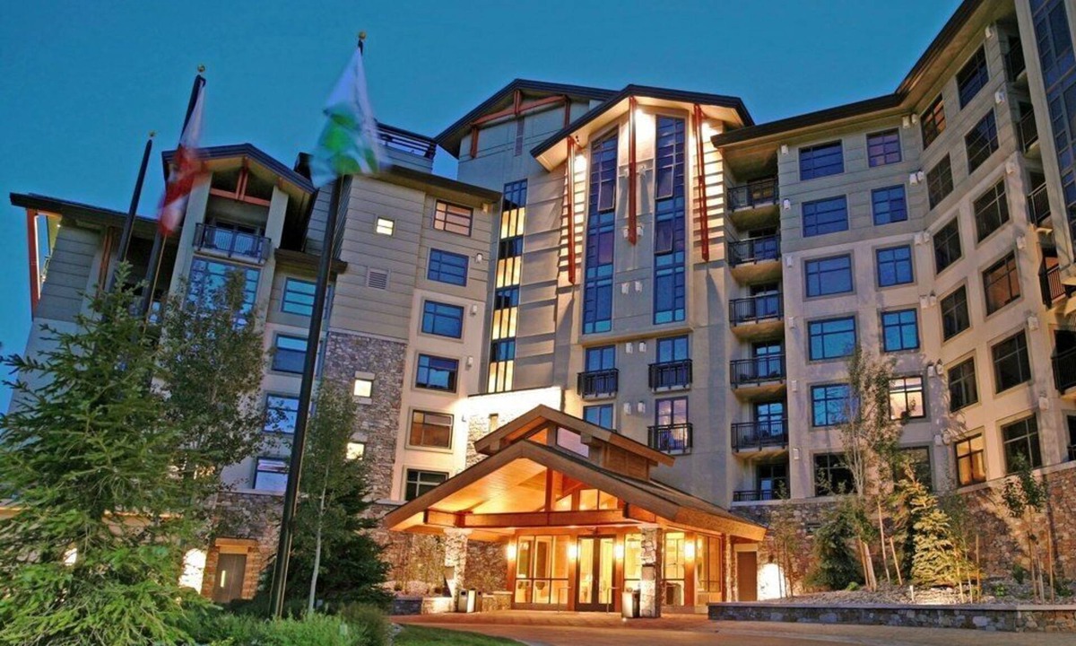 Mammoth Lakes Hotel | Luxury Condo at Mammoth Village - With Canyon Lodge Ski Locker