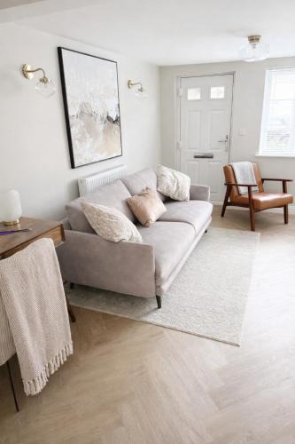 City Centre House | Luxury cottage in a central location, free parking and dogs welcome