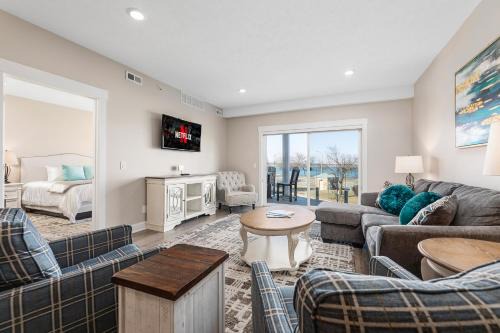 Traverse City Apartment | Luxury Downtown 3BDR Lake View 2nd Floor Condo on West Bay 201W