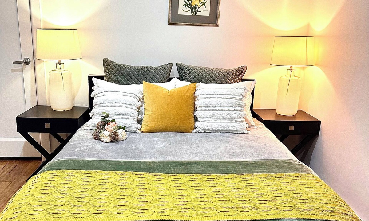 Hawthorn Apartment | Luxury & Grandeur | Balcony Views| Prime Location, Parking