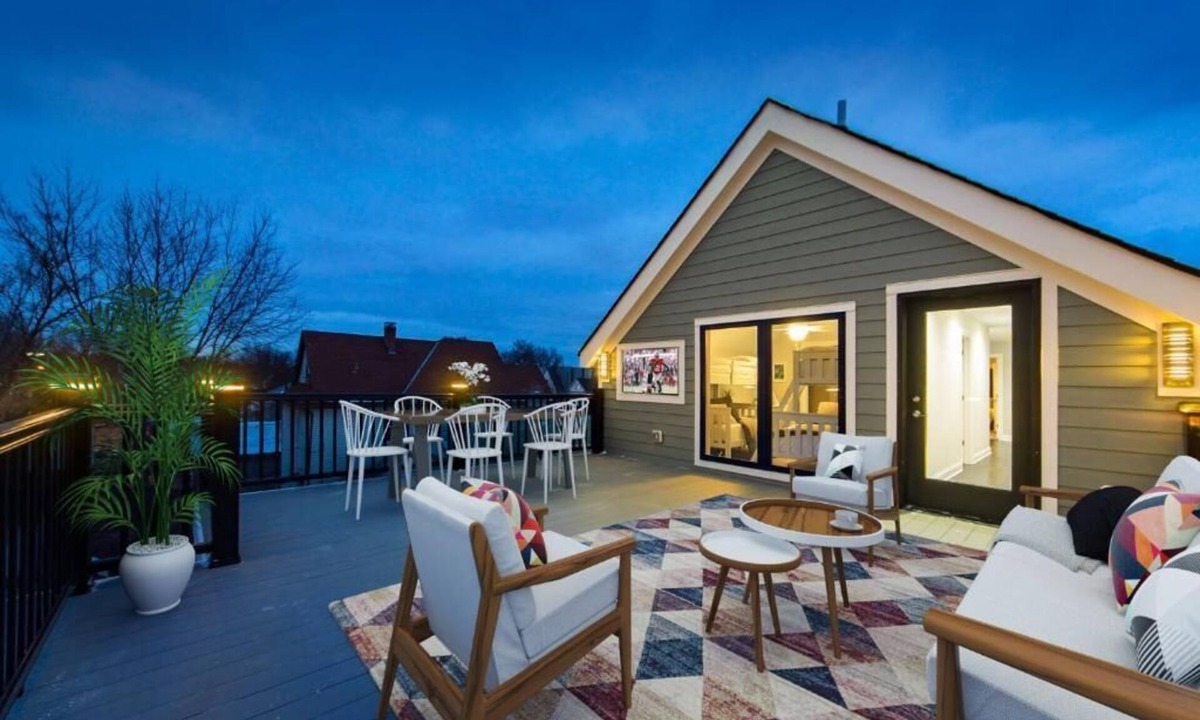 Downtown Columbus House | Luxury Modern Harrison West Townhome
