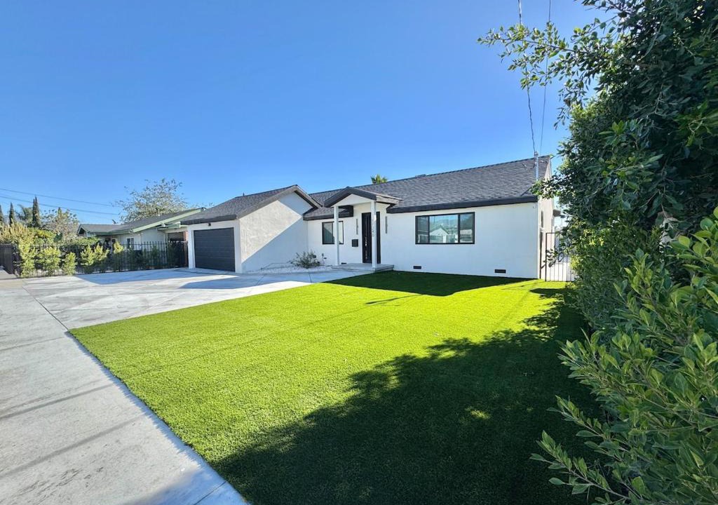 Sun Valley Villa | Luxury Modern Home near Universal Studios