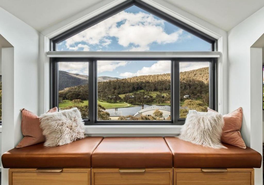 Lake Crackenback Apartment | Luxury Mountain Chalet one of Crackenback's best