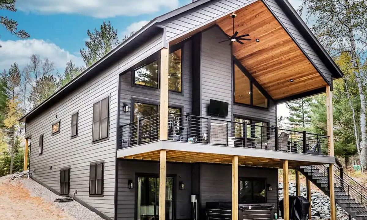 Eagle River House | Luxury northwoods lakeside getaway perfect for groups