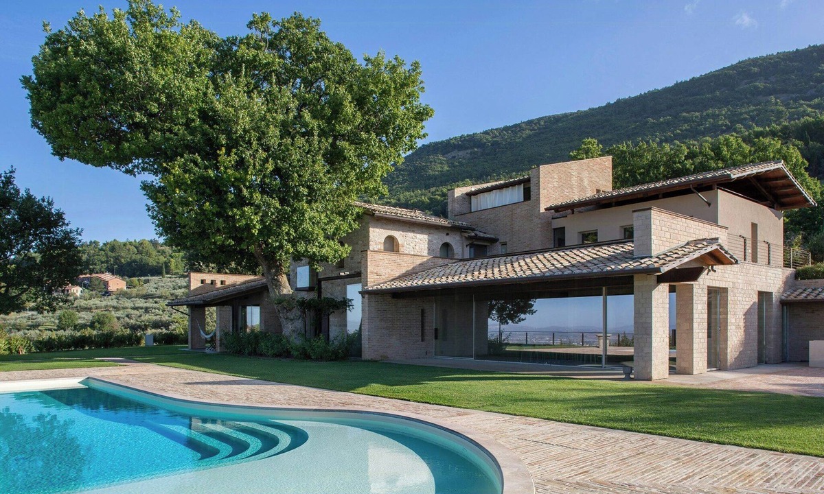 Assisi House | Luxury villa overlooking Assisi valley