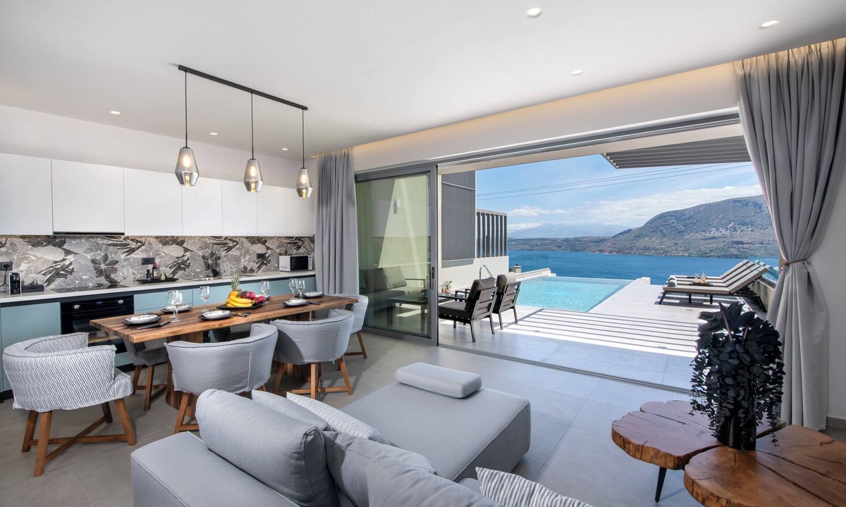 Pitharion Villa | Luxury villa with kingsize beds and breathtaking sea view (El paradiso villa)