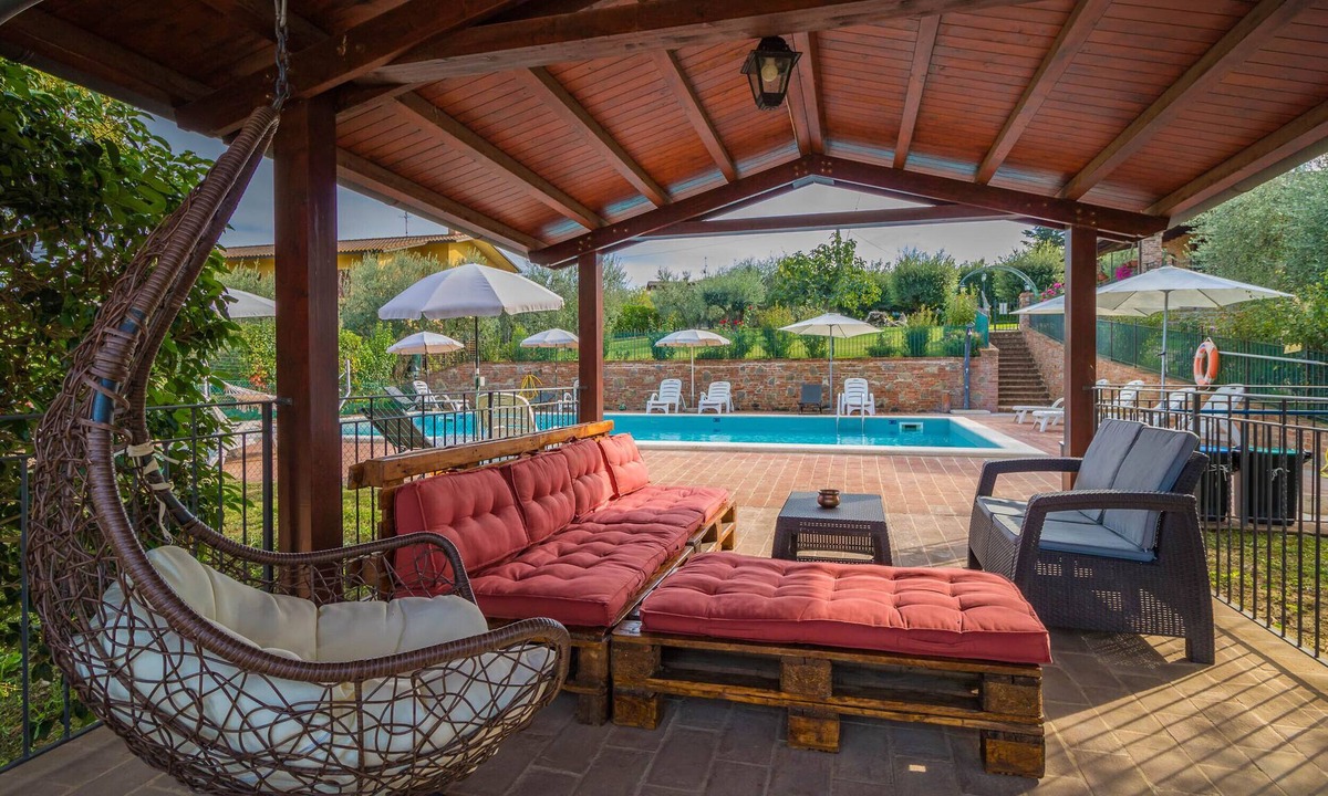 Casamaggiore Apartment | Madone 1, apartment in agriturismo. Pool, WiFi, tennis