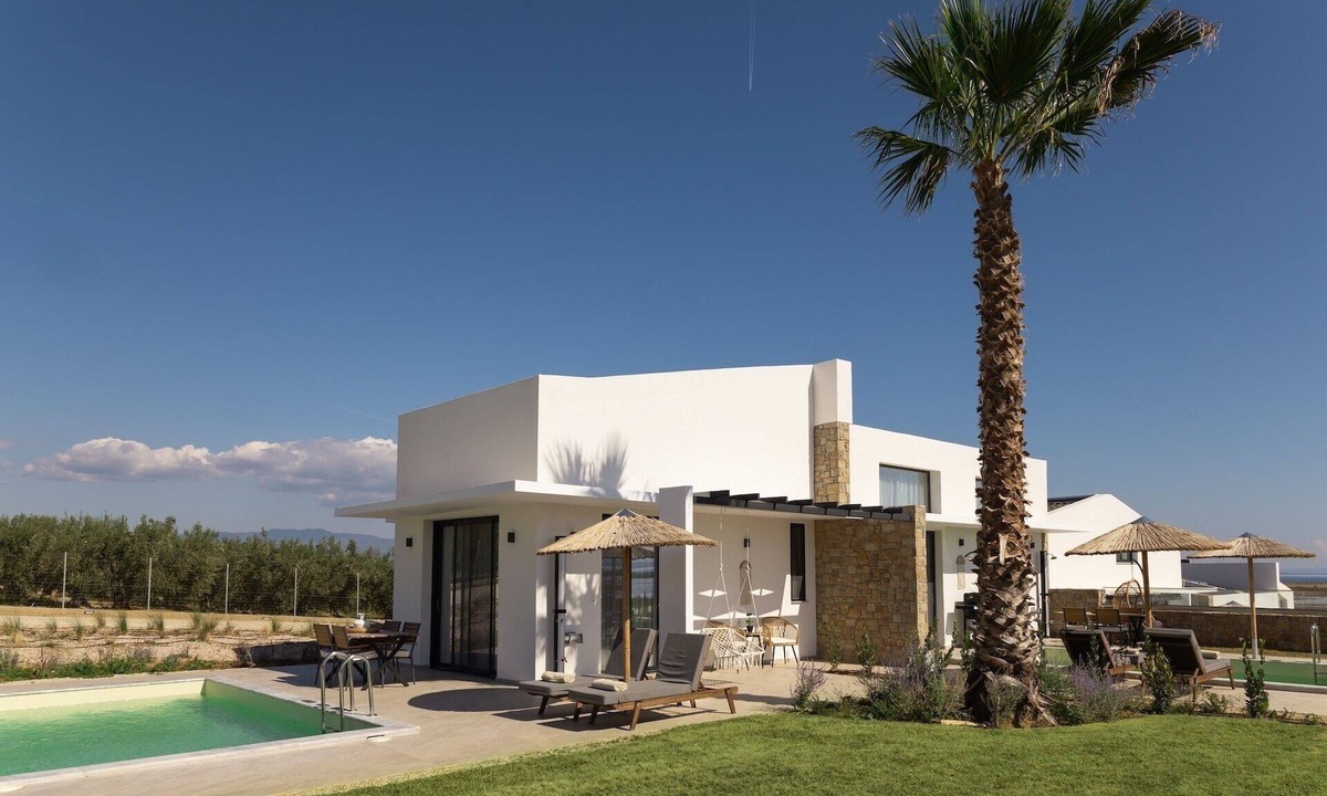 Nea Propontida Villa | Magnificent Villa for 11 Guests – Two Villas Combined, Private Pools, Halkidiki