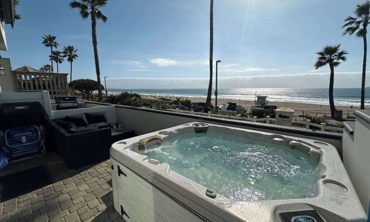 El Porto Apartment | Manhattan Beach Beachfront On The Strand