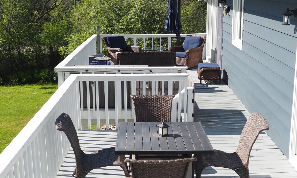 Greilickville House | Marina View TC. Beach, Biking, and Wineries, with custom Sauna