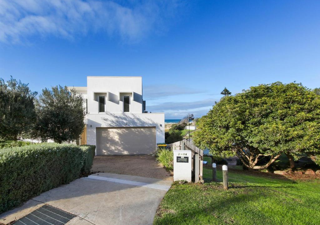 Lake Tyers Beach House | Mazza by the Sea - Beachside Family Escape
