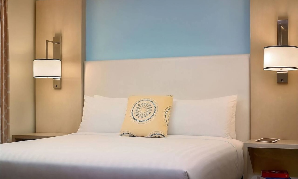 Schaumburg Hotel | Memorable Vacation, Short Drive To Arlington Heights Historical Museum!