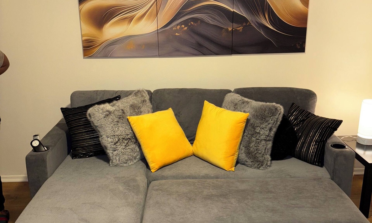Inglewood Apartment | Modern & Private Studio Retreat in the Heart of Inglewood