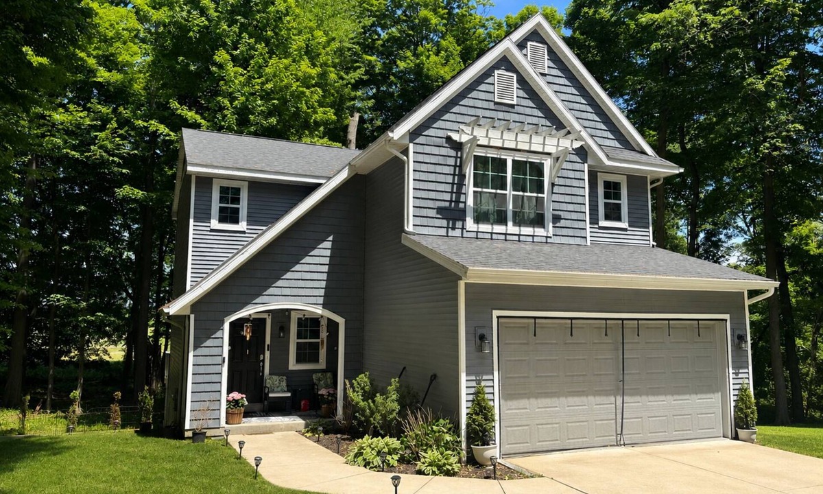 Marshall House | Modern Woodland Retreat - SPECIAL RATES JUNE 26 - JULY 5!