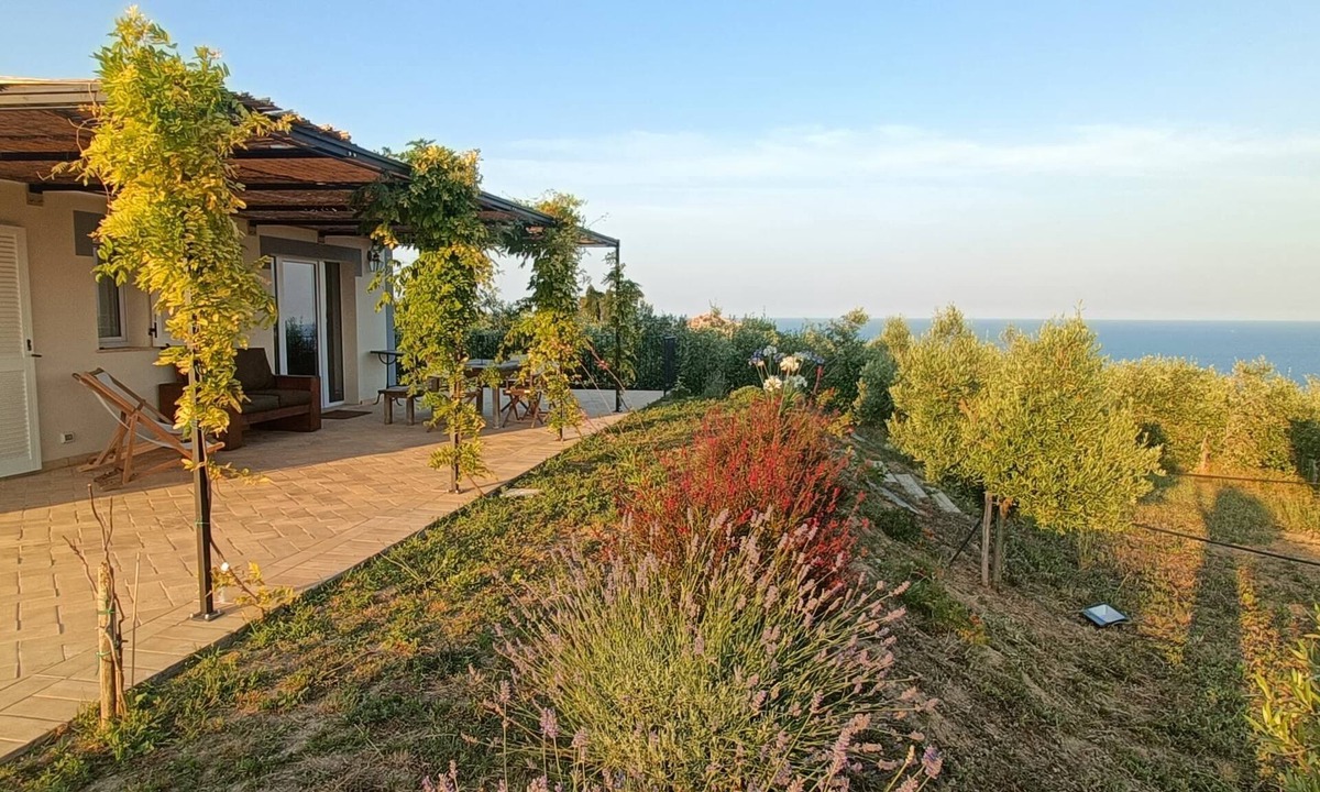 Campofilone House | Mondomini Panoramic Cottage, stunning view on sea, hills and 8500 olive trees