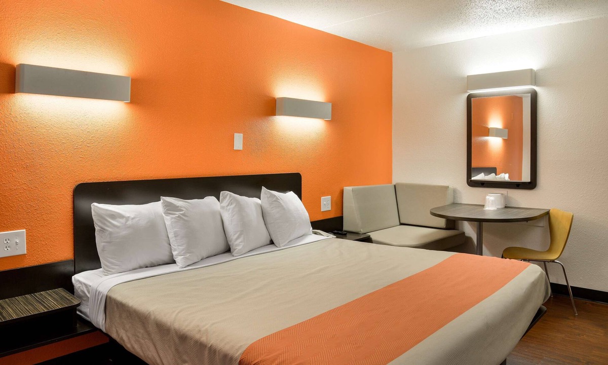 Southwyck Hotel | Motel 6 Toledo, OH