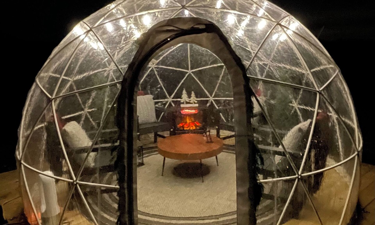 Oak Harbor Cottage | New: Romantic Winter Getaway w/Igloo