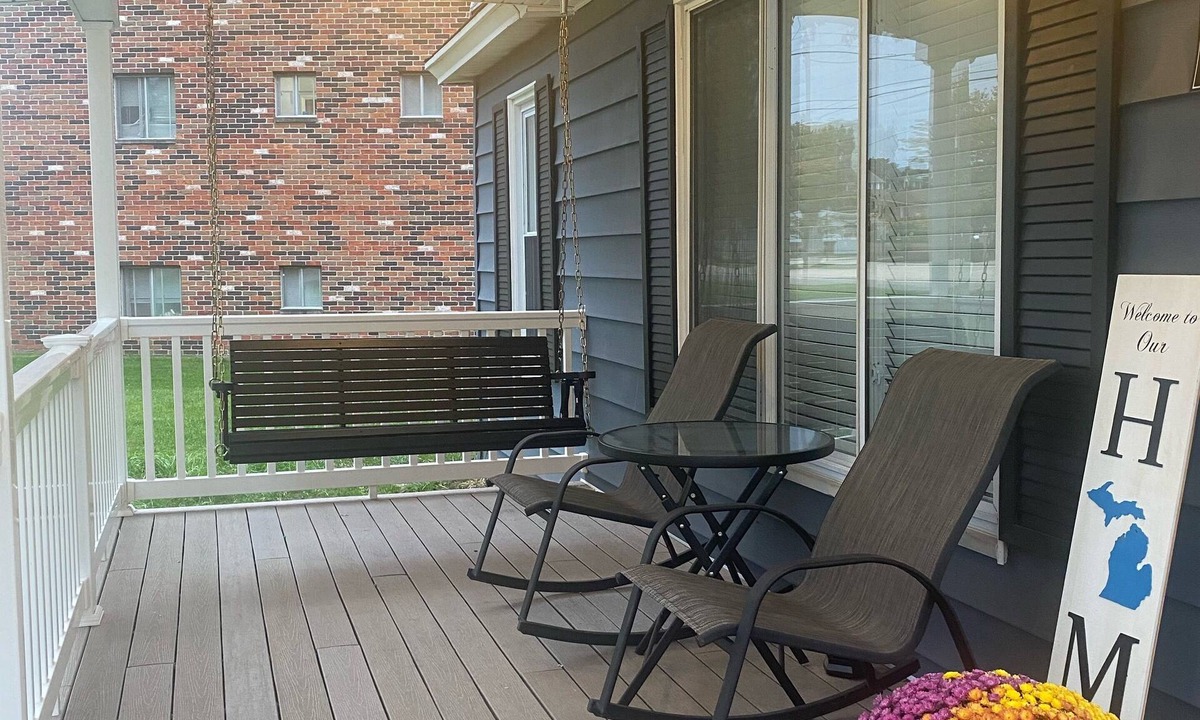 Fort Gratiot House | Newly Remodeled, Comfy Home w/Large Fenced Yard