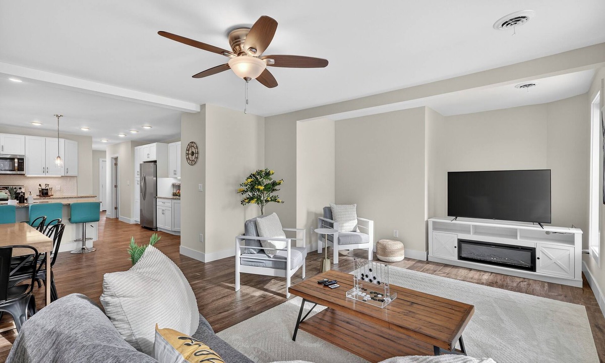 Michigan City House | Newly Renovated/Dog Friendly/Sleeps 6