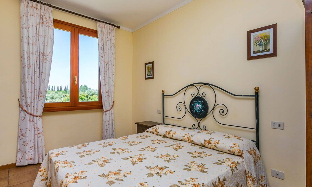 Cerreto Guidi Apartment | Nice apartment for 2 guests with WIFI, pool, A/C, TV and pets allowed