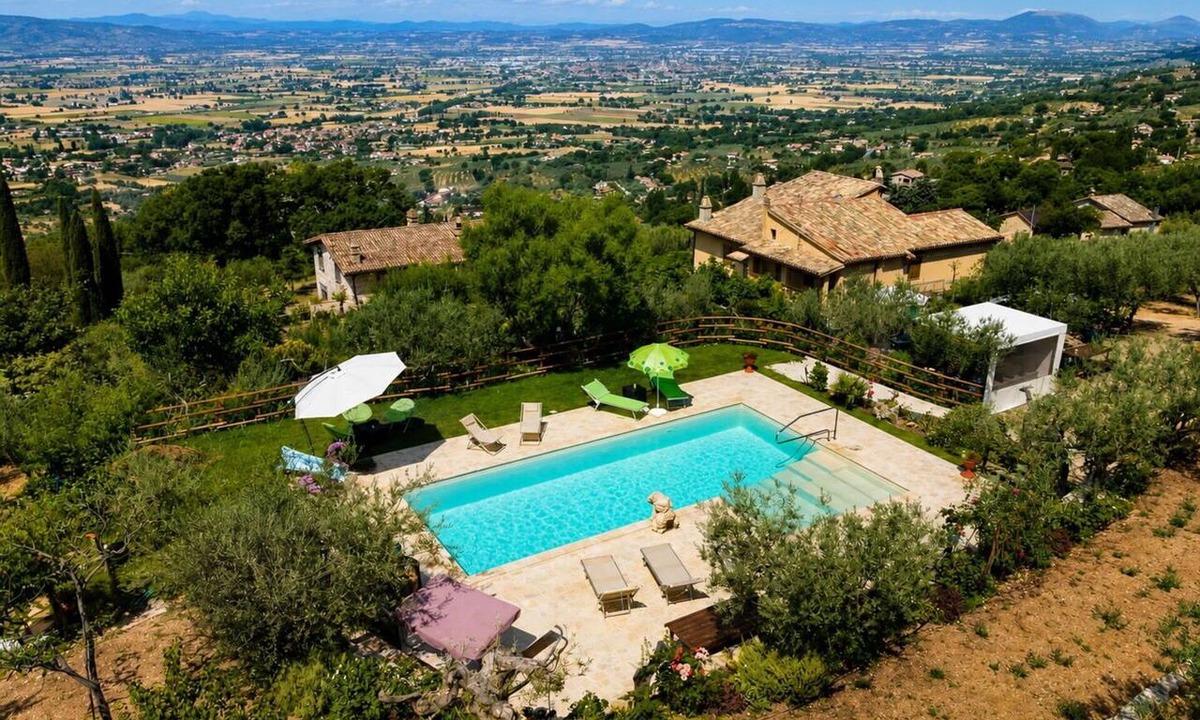 Casenuove Apartment | Nice apartment for 6 people with WIFI, pool and TV, close to Assisi
