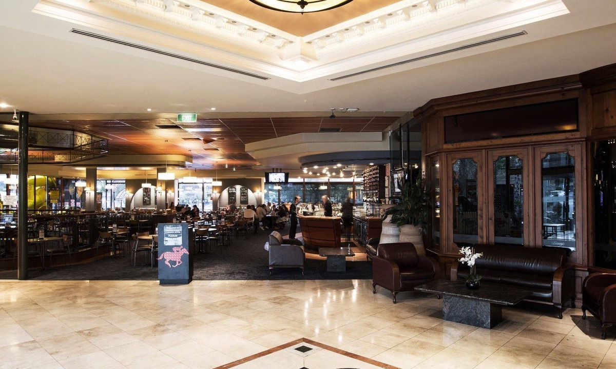 Chadstone Hotel | Nightcap at Matthew Flinders Hotel
