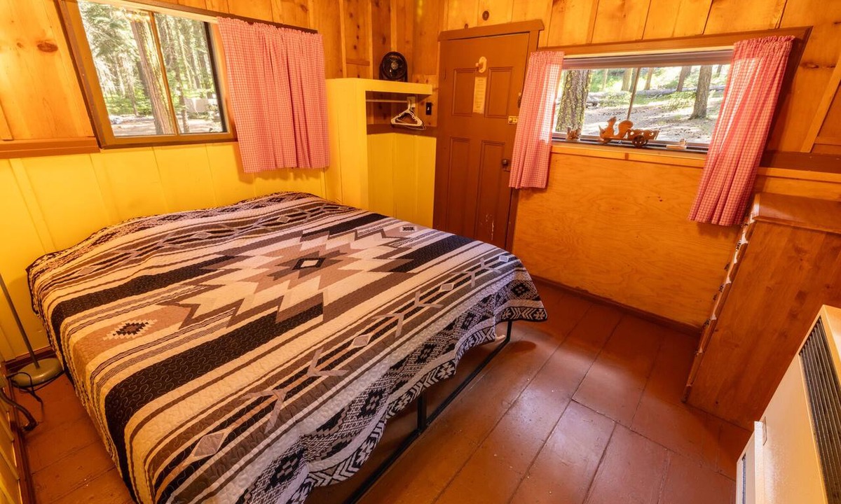 Blairsden-Graeagle Cabin | Nimble Squirrel Cabin at Camp Layman | Playful Mountain Retreat with King Bed