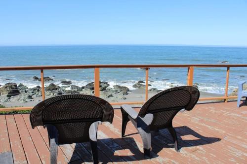 Smith River House | Ocean Front Cabin 16, Jacuzzi & Incredible Views
