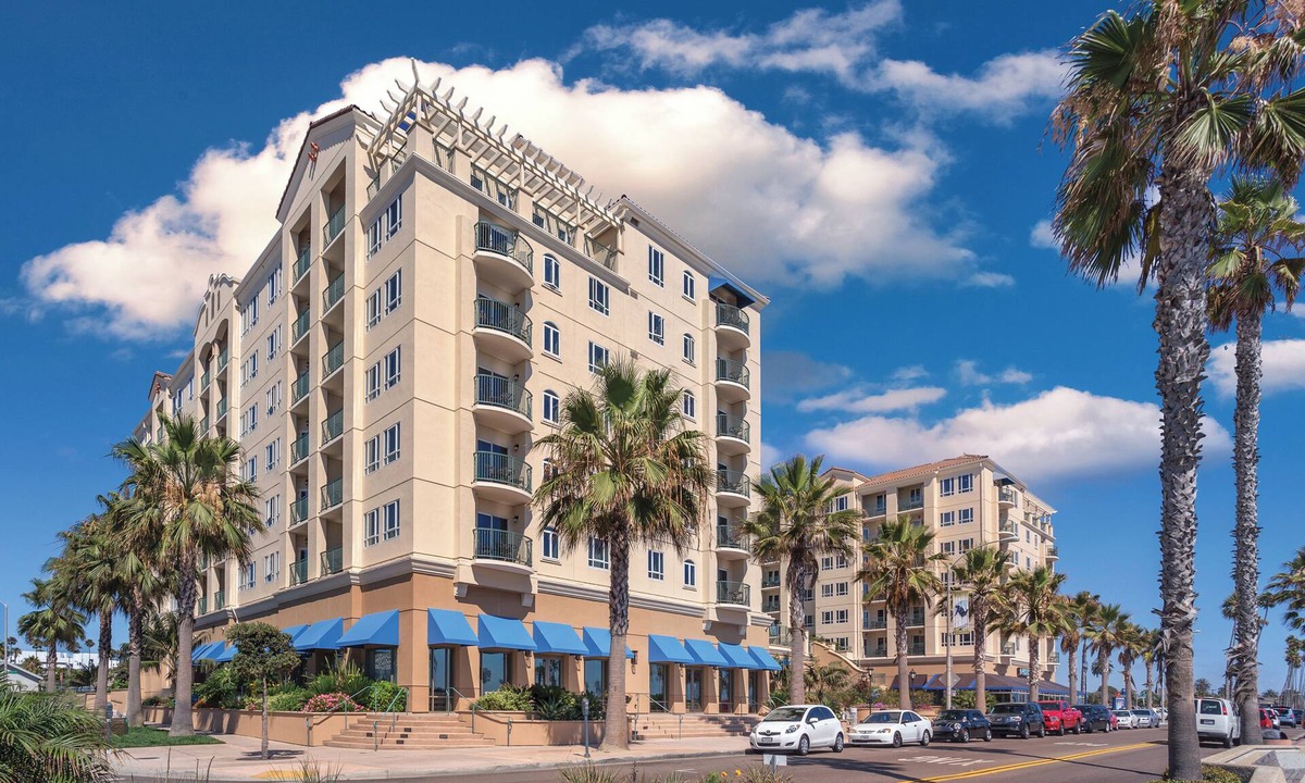 Townsite Resort | OFFICIAL LISTING | Wyndham - Oceanside Pier Resort 2BR w/Beach Access & Pool!