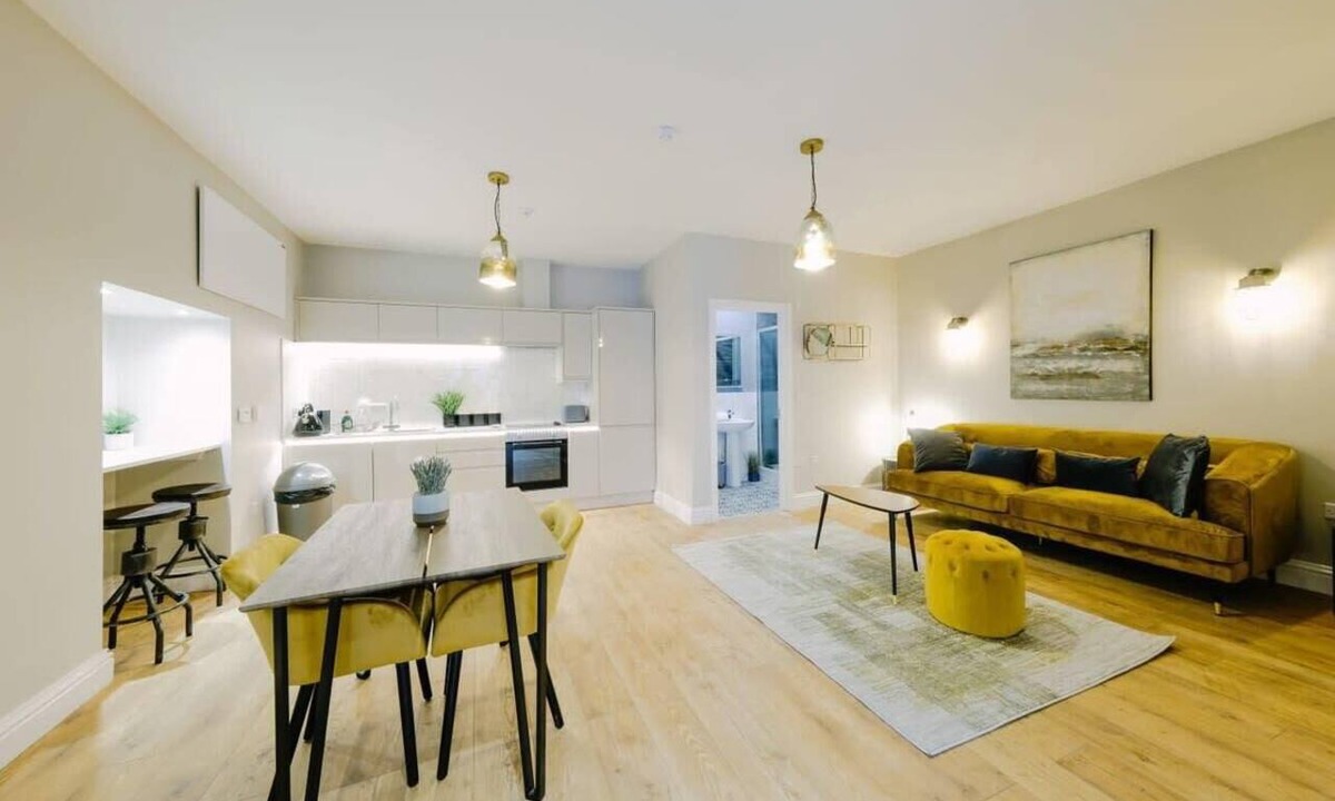 Patchway Apartment | One Bedroom Apartment Close to MOD