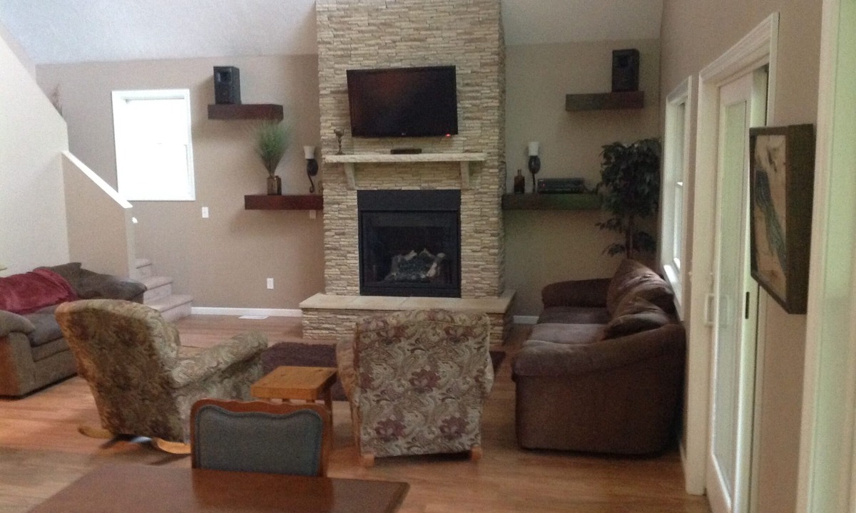 Beulah House | Open Aug 10-13 and Aug 24-26 2026 with 3 night minimum!
