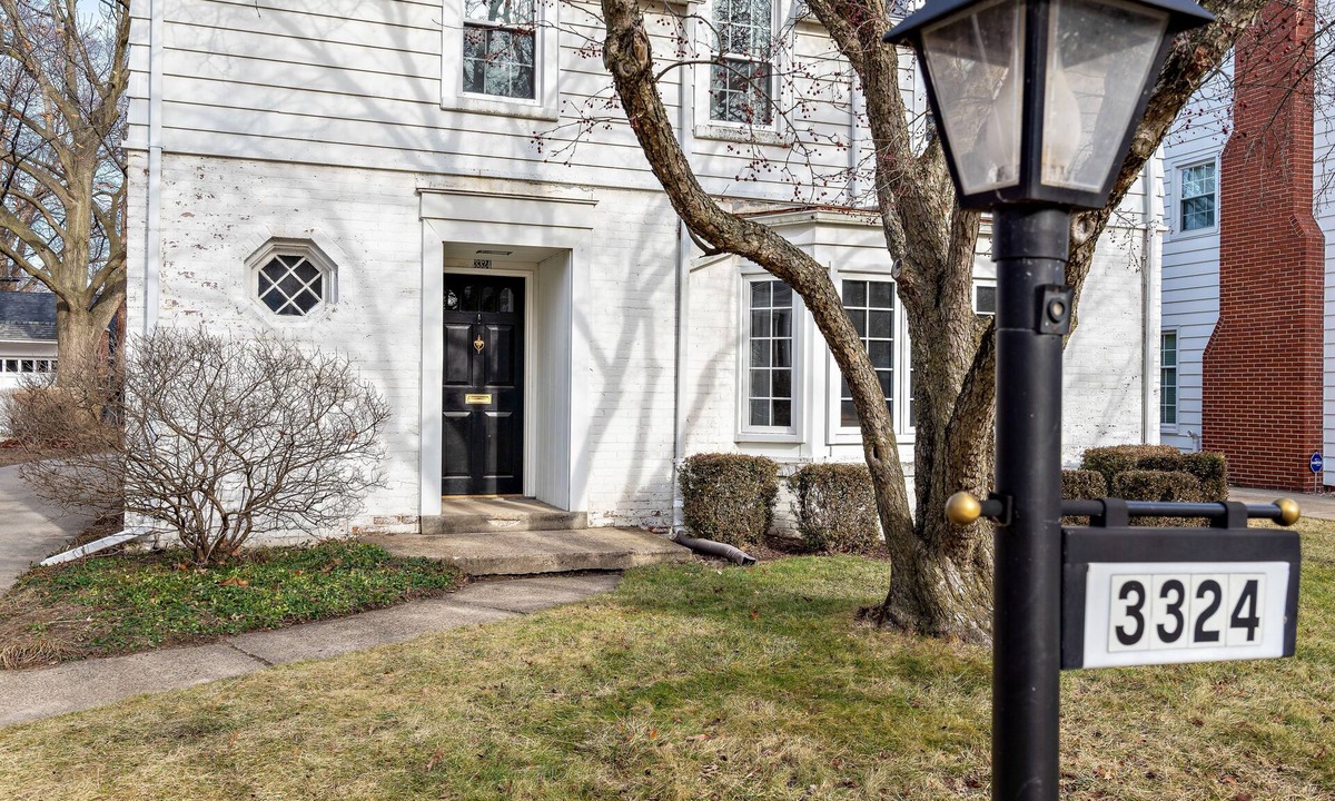 Ottawa Hills House | Ottawa Hills 3bd w Chef's Kitchen, King bd, N64