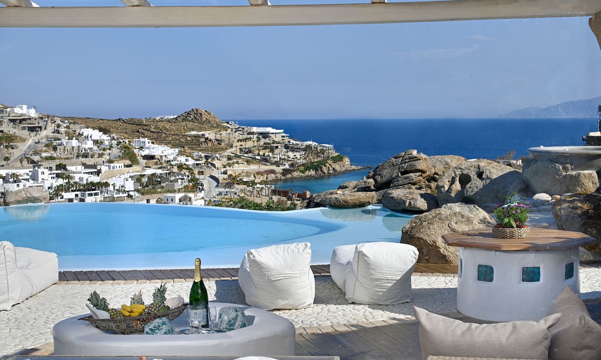 Paraga Villa | PARAGA SEA VIEW VILLA 1 WALKING DISTANCE to BEACH by Calypso Sunset Villas