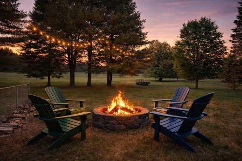 Bellaire House | Peaceful 4-bed getaway across from Clam Lake