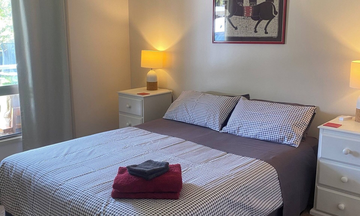 Mallacoota House | Peaceful holidays for family and pets. Visit pristine wilderness and beaches.