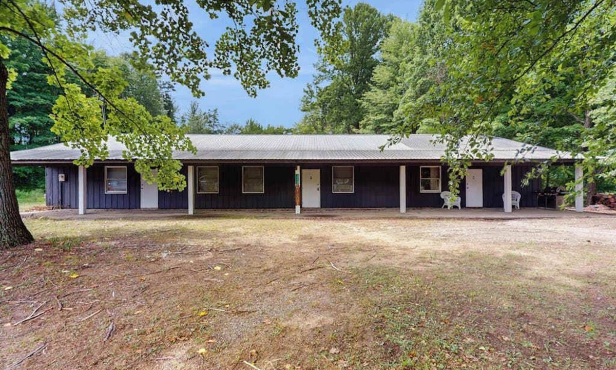 Covert House | Peaceful wooded escape w/kitchenette, gas grill, WIFI, lakes & trails nearby
