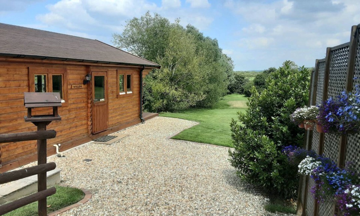 Broadway Cabin | Pennylands Willow Lodge, Broadway