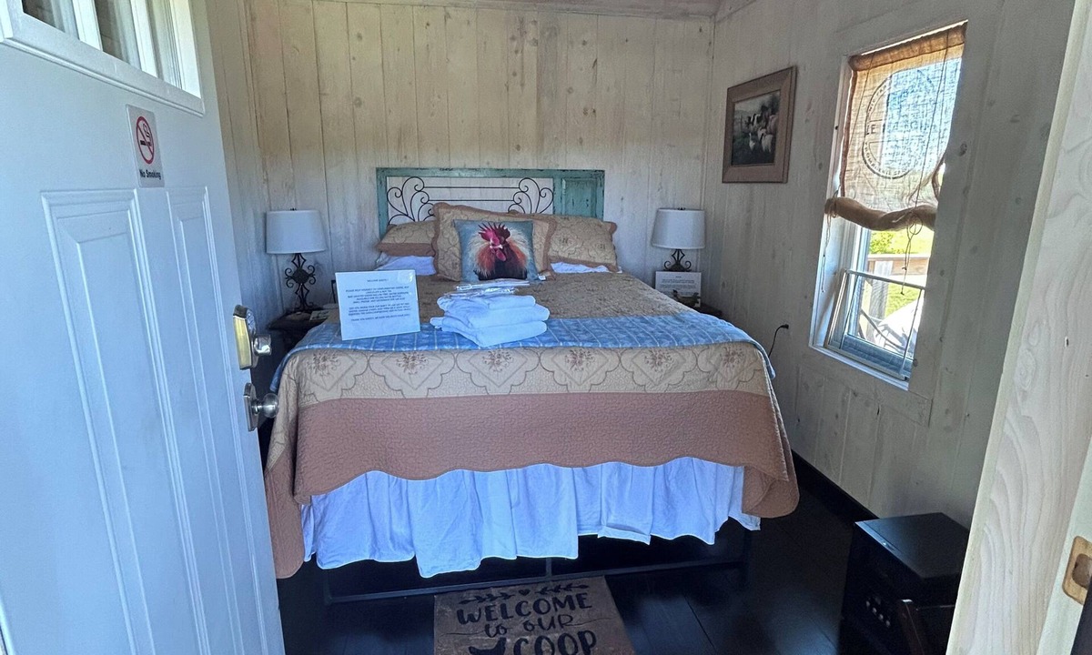 Petoskey House | Perfect 1-bedroom off barn with AC in charming Petoskey