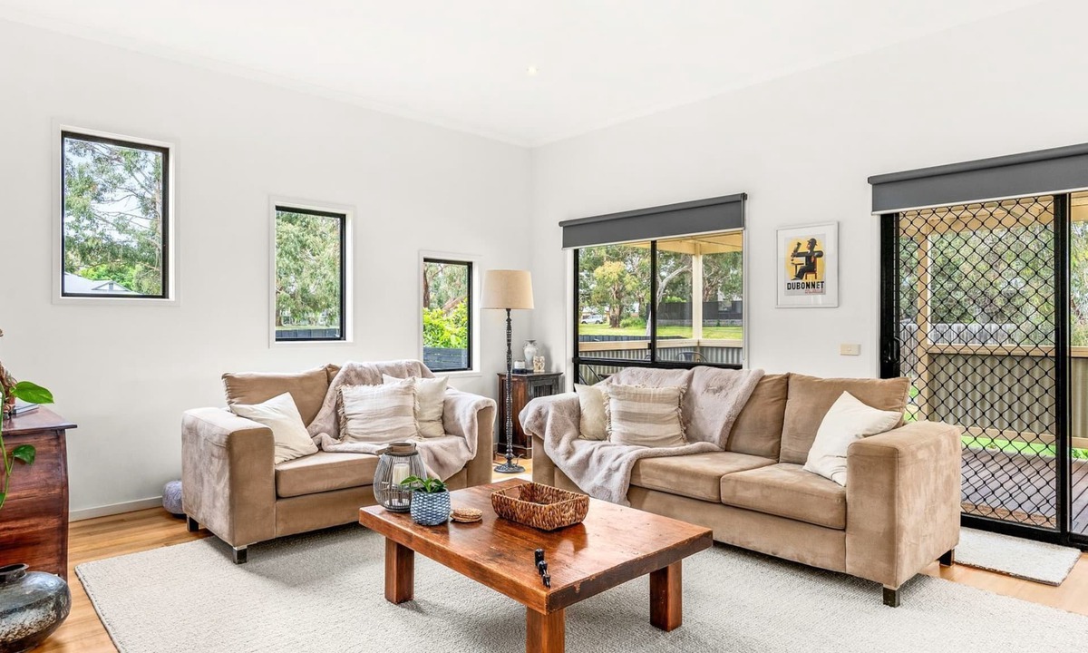 Cowes House | Perfect family getaway, walk to beach and boat ramp.