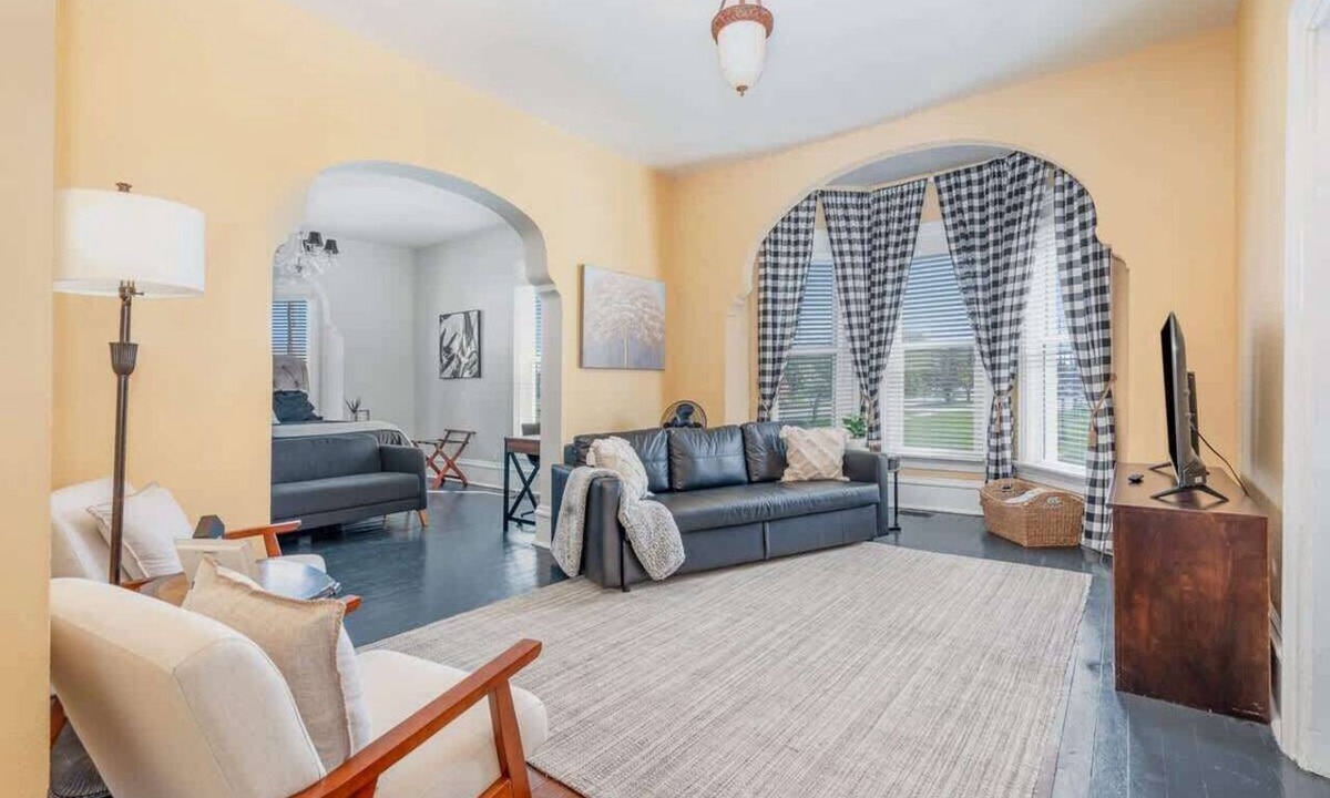 Michigan City Apartment | Pet friendly, Beautiful downstairs King bed/1bth charmer