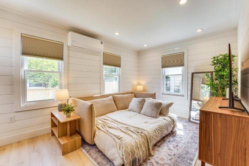 Lansing House | Pet Friendly Tiny Home w/Deck: Close to MSU