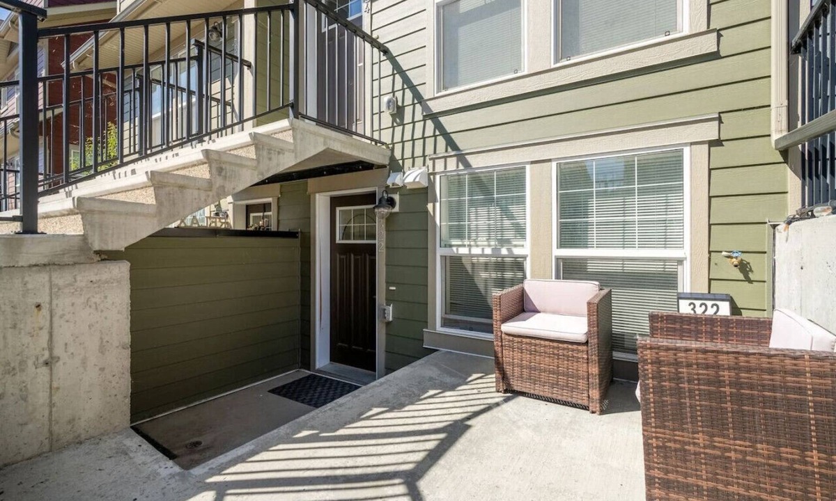Cranston Apartment | Plume's Haven | Cozy | Pets | Bow River | Cranston