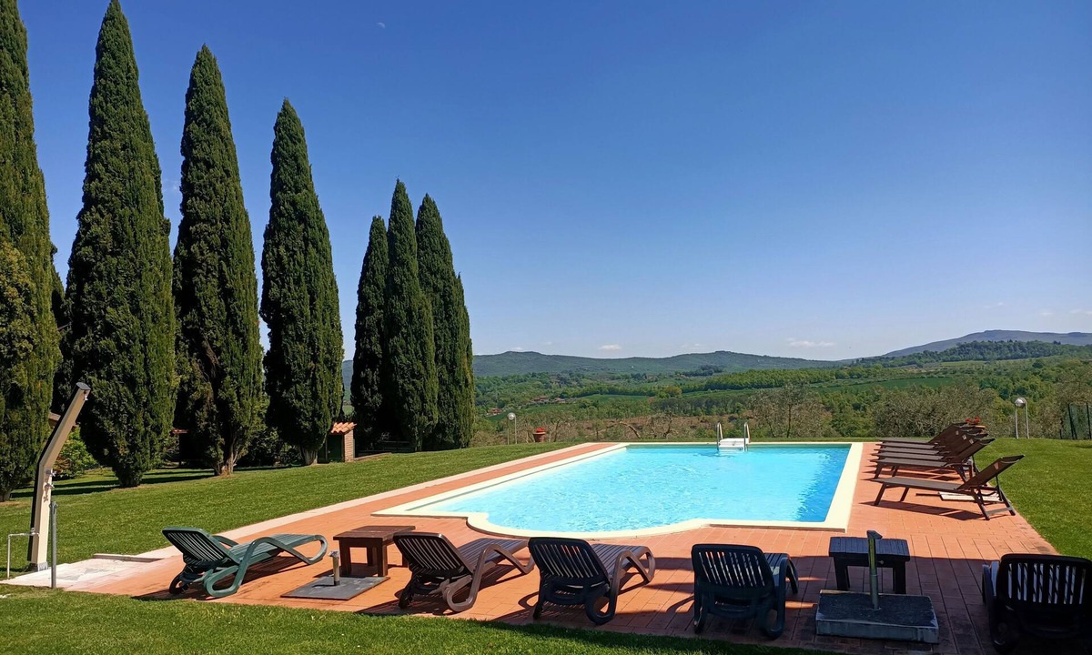 Po' Bandino House | Podere Tresa Farmstay on the Umbria-Tuscany border—for families and friends—with a private pool