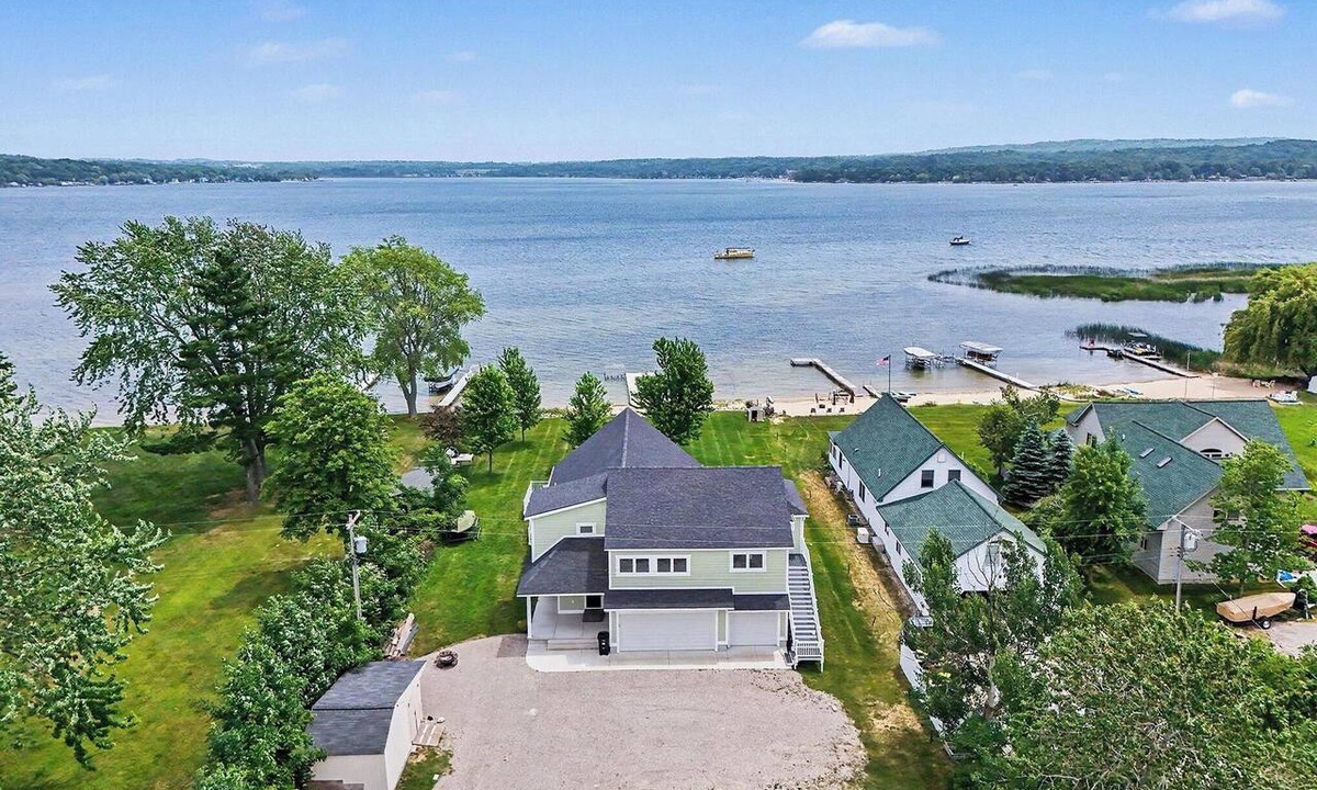 Onekama House | Portage Lake Beachfront with Dock at North Point