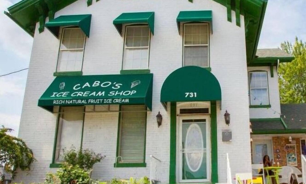 Michigan City House | Private 2-Suite Retreat In UpTown Arts District