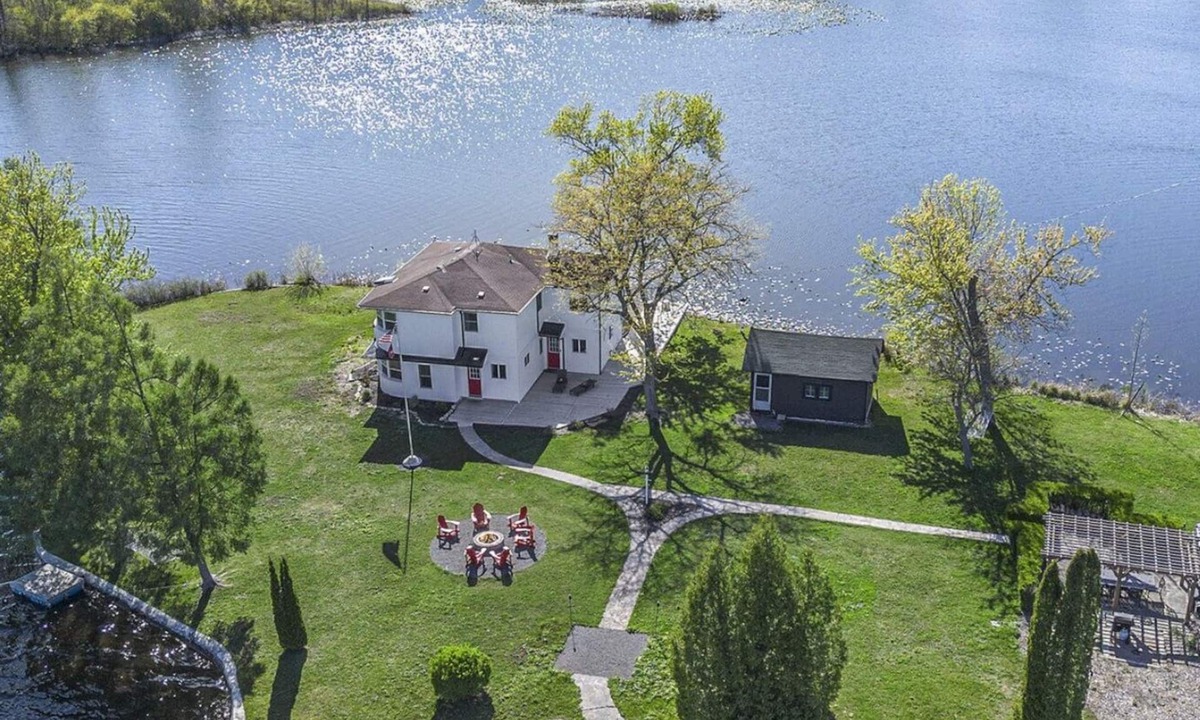 Benton Harbor House | Private Island Escape - Footbridge Access - 360° Views - Sunrise + Sunset