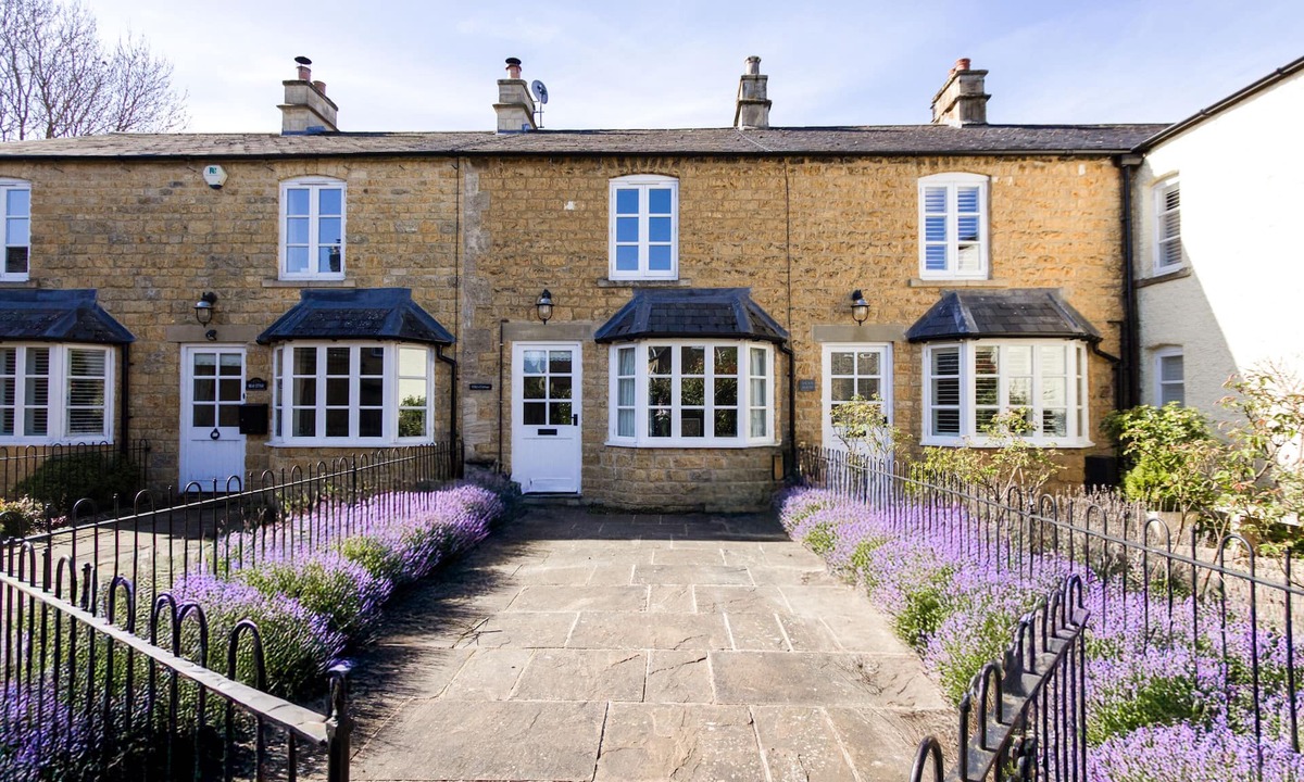 Bourton-on-the-Water Cottage | Private Location in Bourton | Two Private Parking