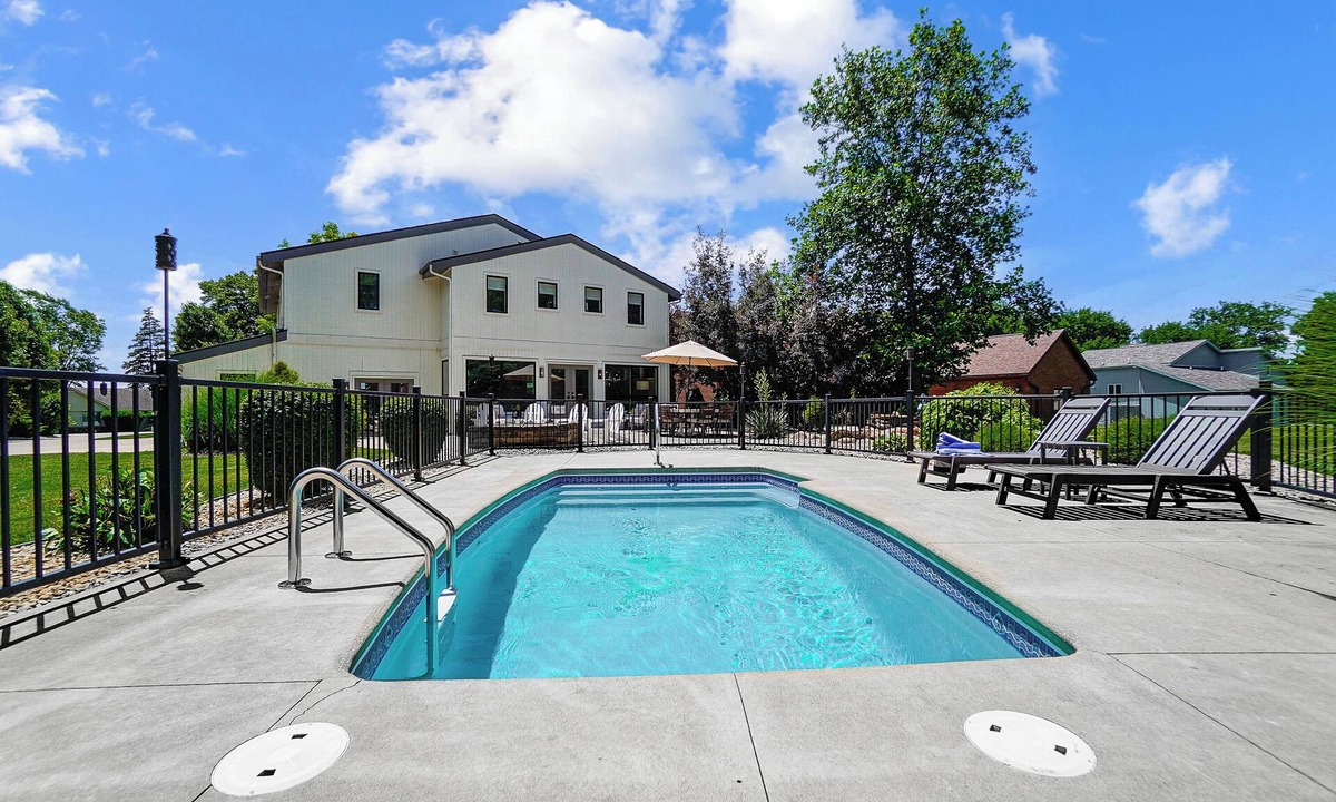 Celina House | Private Seasonal Pool, Dock & Hot Tub Spacious Dog-Friendly Near Lake