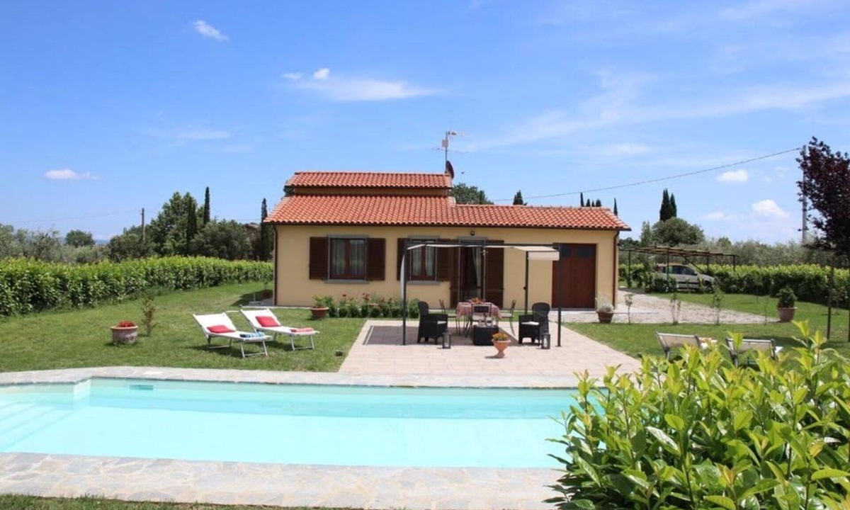 Ferretto Villa | Private Villa with WIFI, private pool, A/C, TV, pets allowed, panoramic view, close to Cortona